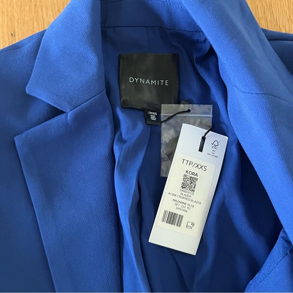 Dynamite cropped blazer and skirt set - Picture 5 of 7